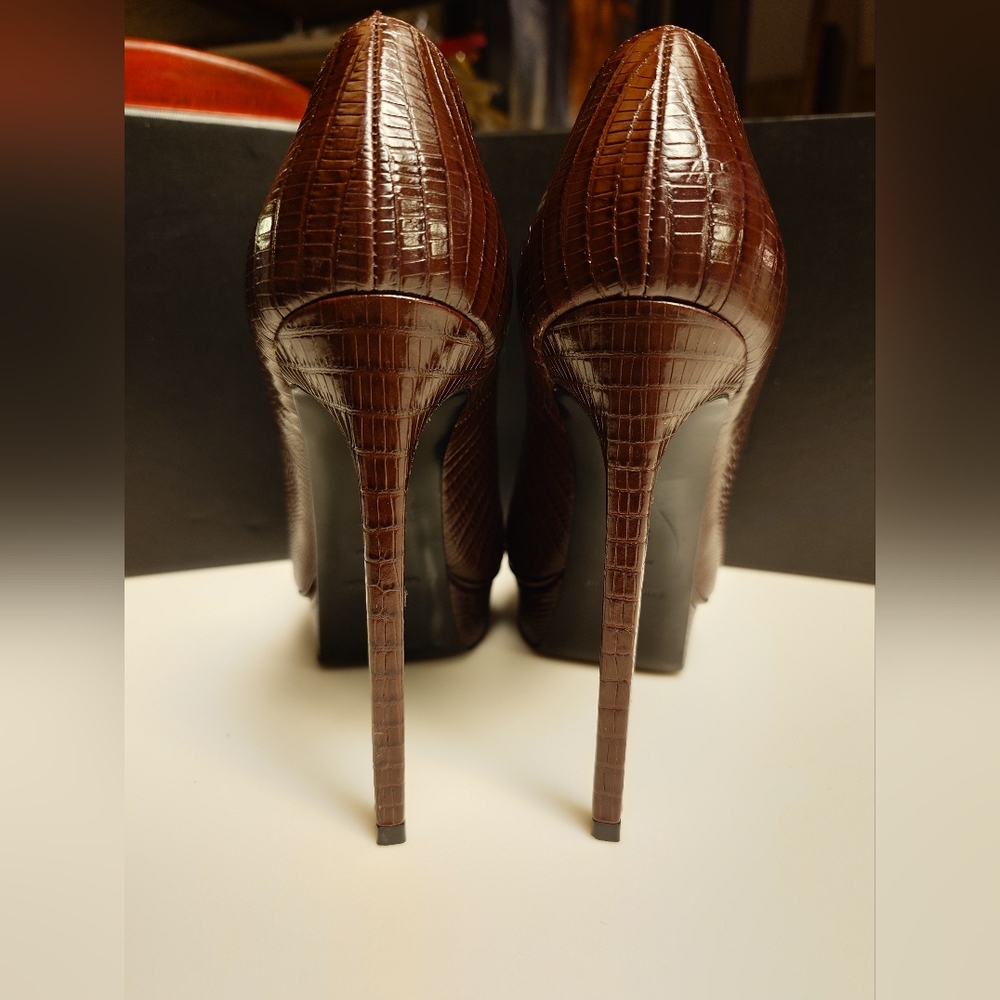 Saint Laurent Women's Brown Croc-Embossed Shoes - Picture 11 of 14